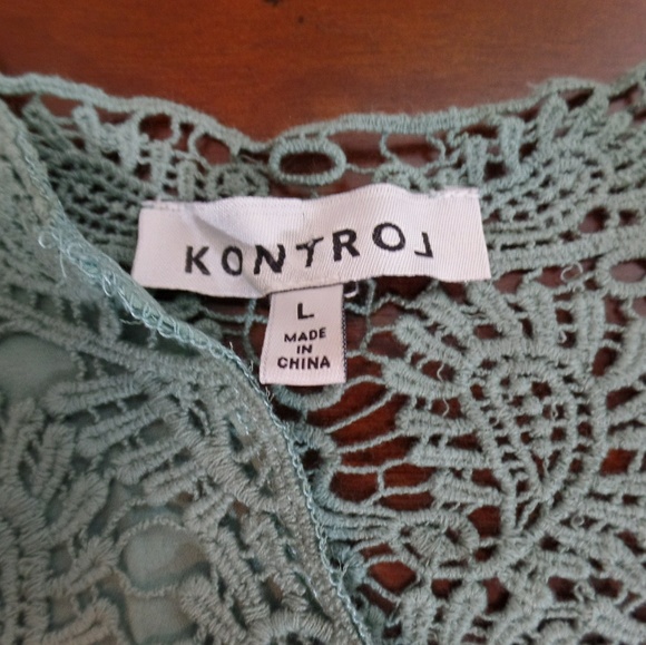 Tops" - Picture 3 of 3